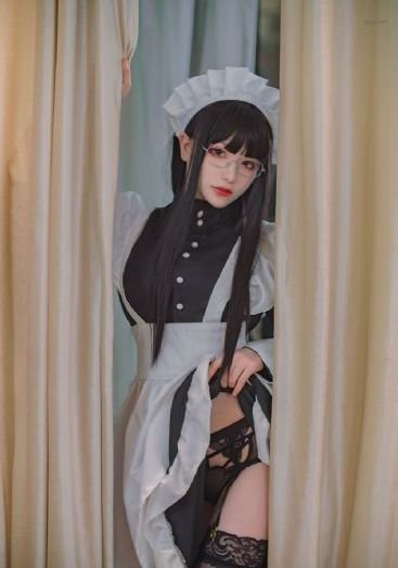 《变成黑皮辣妹后和朋友做了》