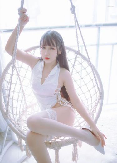 《纵意花丛》