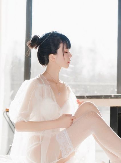 美国雪白人妖sarina