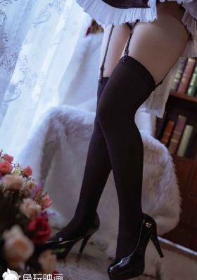 宁荣荣张开双腿被强视频